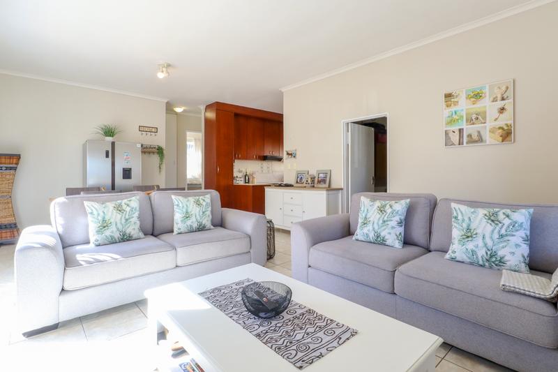 To Let 3 Bedroom Property for Rent in Somerset Ridge Western Cape